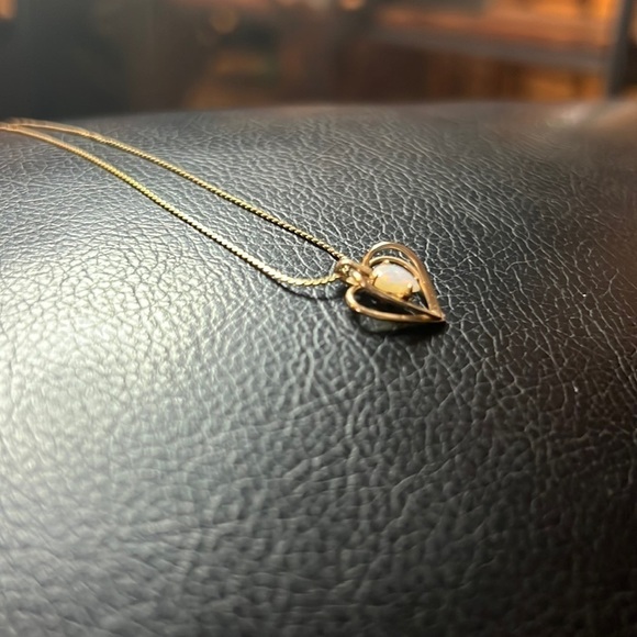 β€οΈ Heart in a Cage 16β Gold with Pear Shaped Opal Stone Necklace - Picture 14 of 16